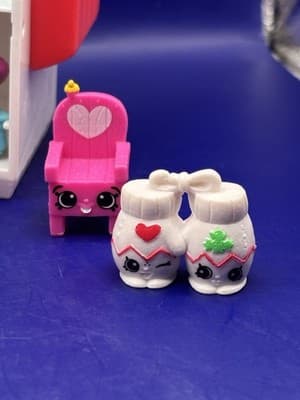 🌈 Shopkins Mini Lot 8 w/ Shop Display Stand& Handbag Harriet Chris P Cracker - Thumbnail 3