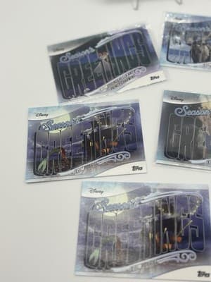 2025 Topps Disney Wonder Season’s Greetings Insert Lot 11 Ariel Jasmine Maui - Thumbnail 4