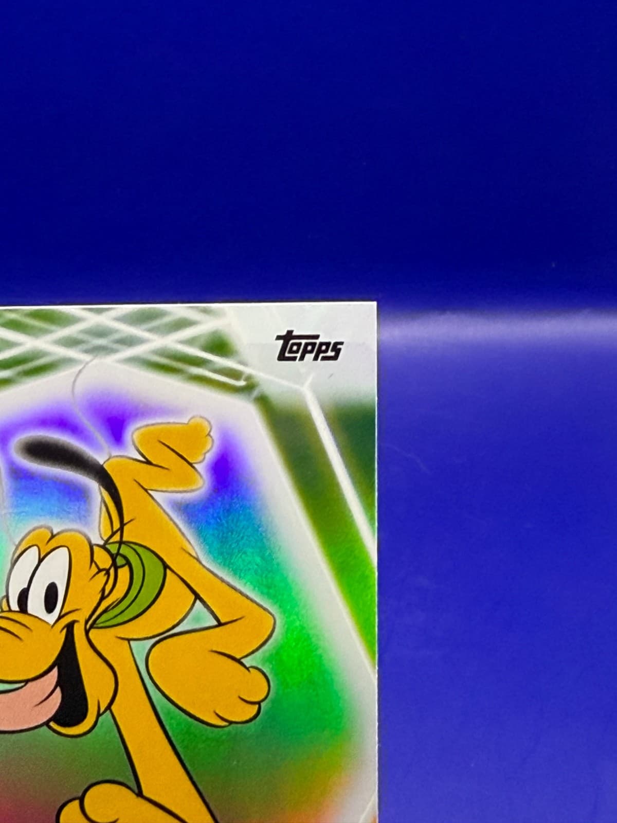2026 Topps Disney Neon Pluto #198 Rainbow Foilboard Disney Icon NM - Thumbnail 3