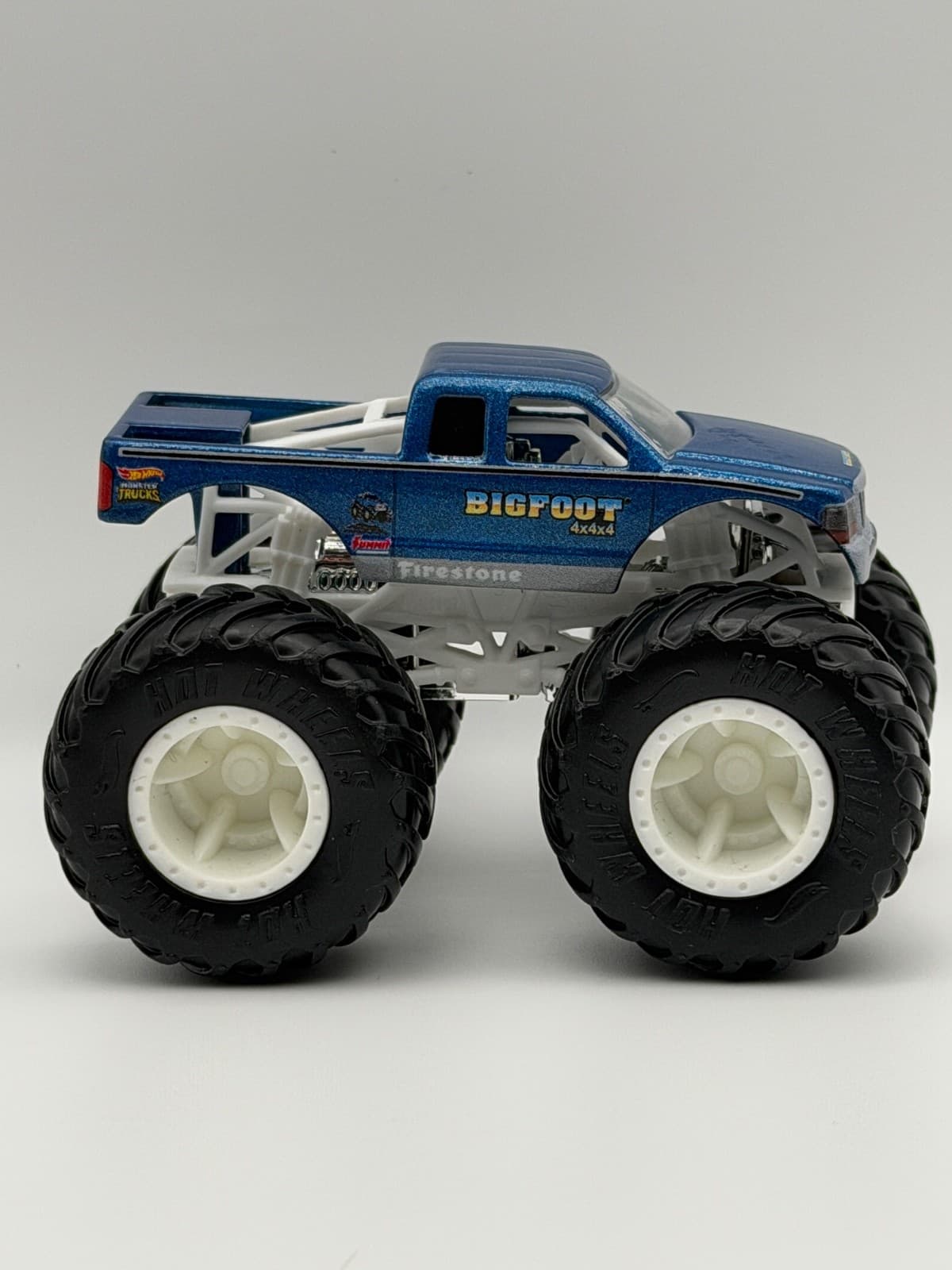 Hot Wheels Monster Trucks Bigfoot 4x4x4 Diecast Truck 1:64 Blue - Thumbnail 3