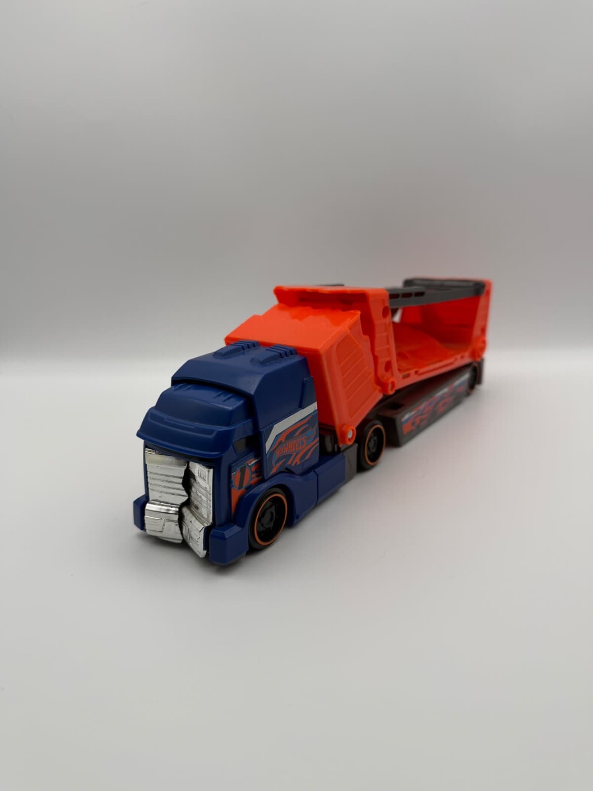 Hot Wheels Crashin Big Rig Smashing Semi Transport Truck Blue Orange - Thumbnail 6
