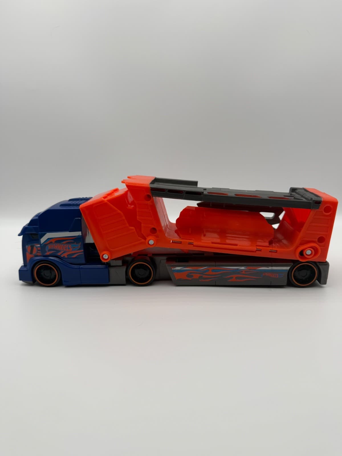 Hot Wheels Crashin Big Rig Smashing Semi Transport Truck Blue Orange - Thumbnail 5