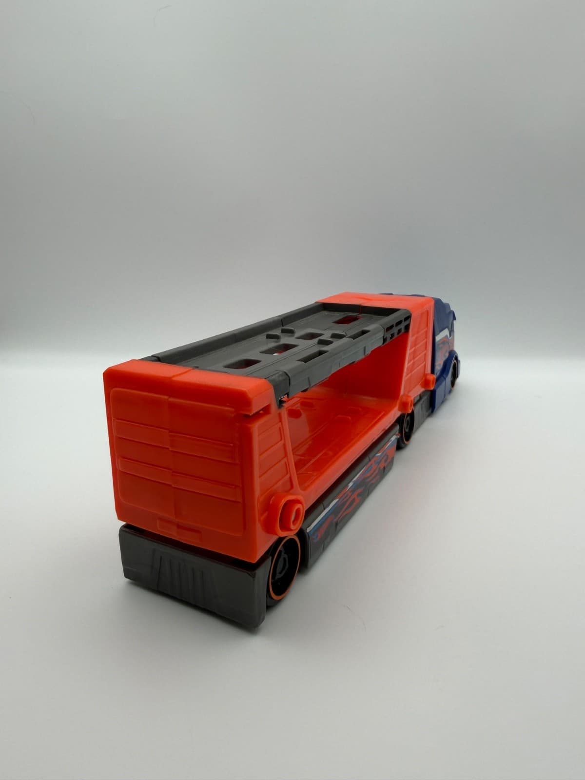 Hot Wheels Crashin Big Rig Smashing Semi Transport Truck Blue Orange - Thumbnail 4