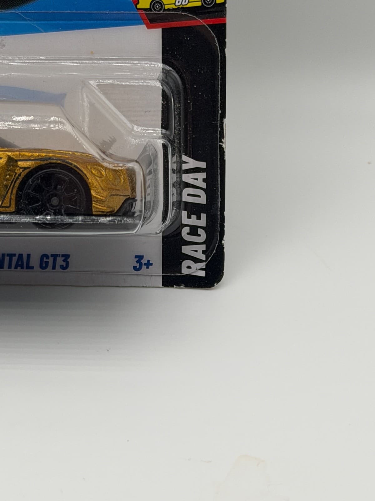 2025 Hot Wheels 2018 Bentley Continental GT3 Gold HW Race Day 1:64 - Thumbnail 3