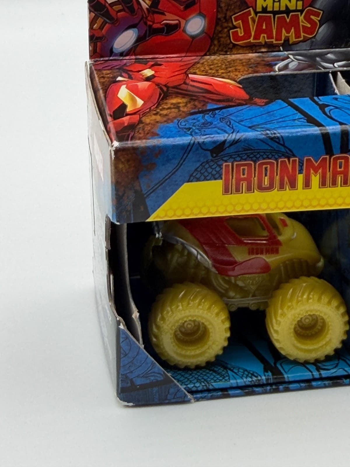 Monster Jam Mini Jams Marvel Iron Man Venom Spider-Man 3-Pack 1:87 - Thumbnail 4