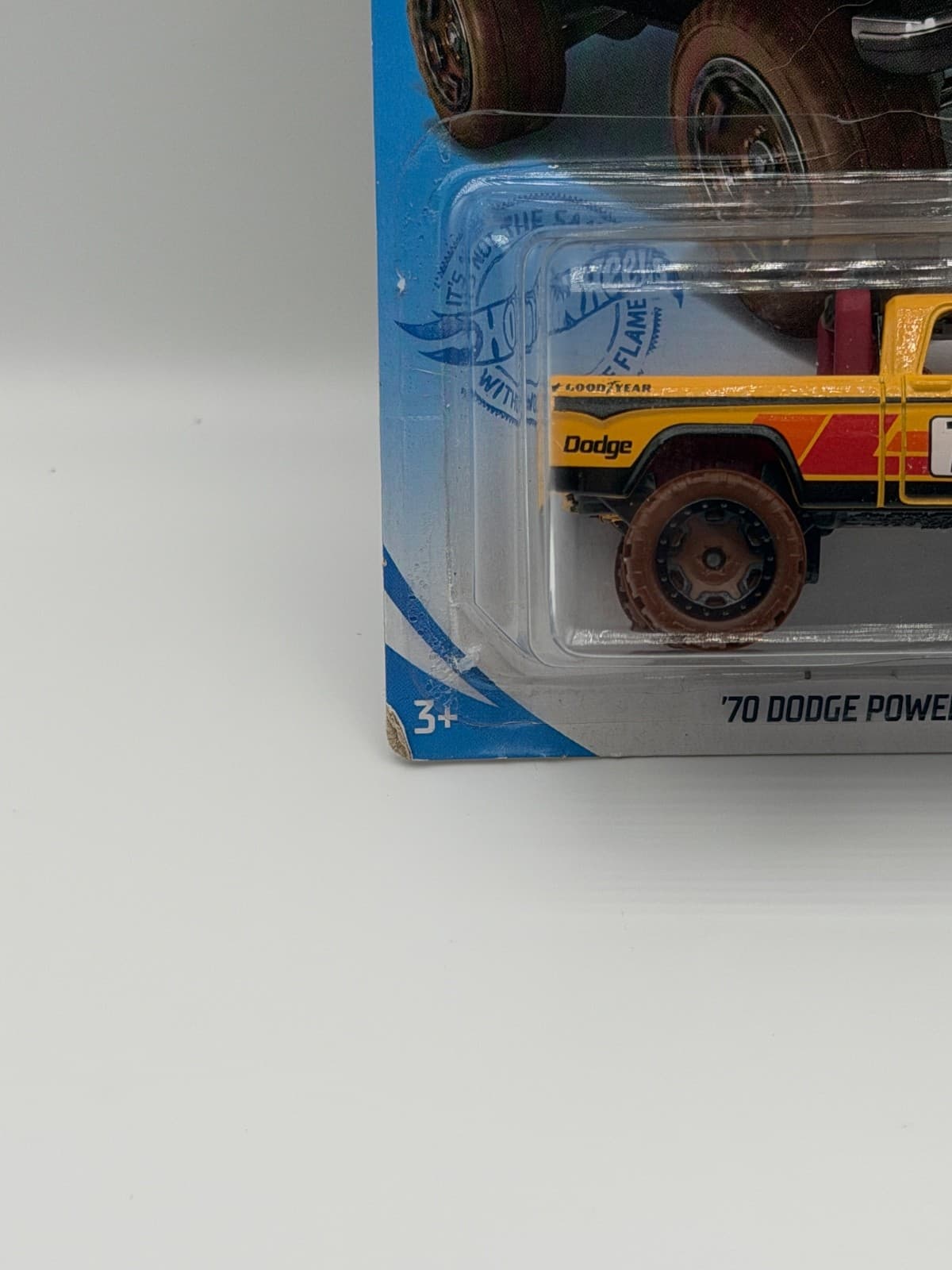 Hot Wheels '70 Dodge Power Wagon Yellow Baja Blazers 1:64 - Thumbnail 2