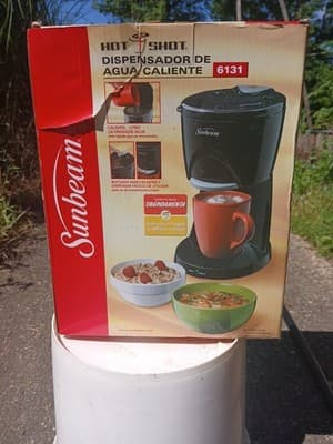 Sunbeam Hot Shot 6131 Water Dispenser Black 16oz Heats Fast New Discontinued. - Thumbnail 3