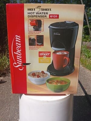 Sunbeam Hot Shot 6131 Water Dispenser Black 16oz Heats Fast New Discontinued.