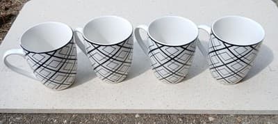Dover & York Geometric Design Set of 4 Mugs Discontinued New Old Stock Rare.
