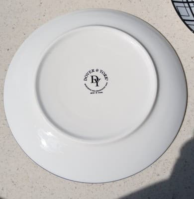 Dover & York Geometric Salad/Dessert Plates Set of 4 Discontinued Rare Design. - Thumbnail 3