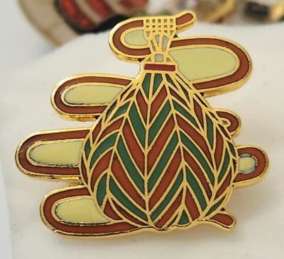 Vintage Christmas Enamel Brooch Pin Lot Santa Reindeer Holiday Tree Wreath Bells - Thumbnail 15