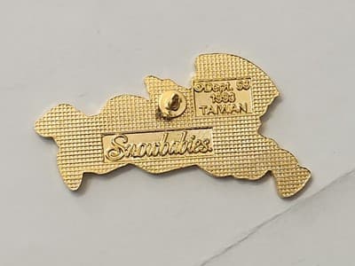 Dept. 56 Snowbabies Pin 1993 Angel Trumpet White Enamel Vintage Department 56 - Thumbnail 2