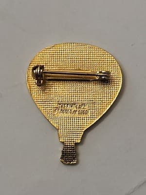 VINTAGE Hot Air Balloon Enamel Lapel Pin GoldTone Multicolor Retro Cloisonne Hat - Thumbnail 2