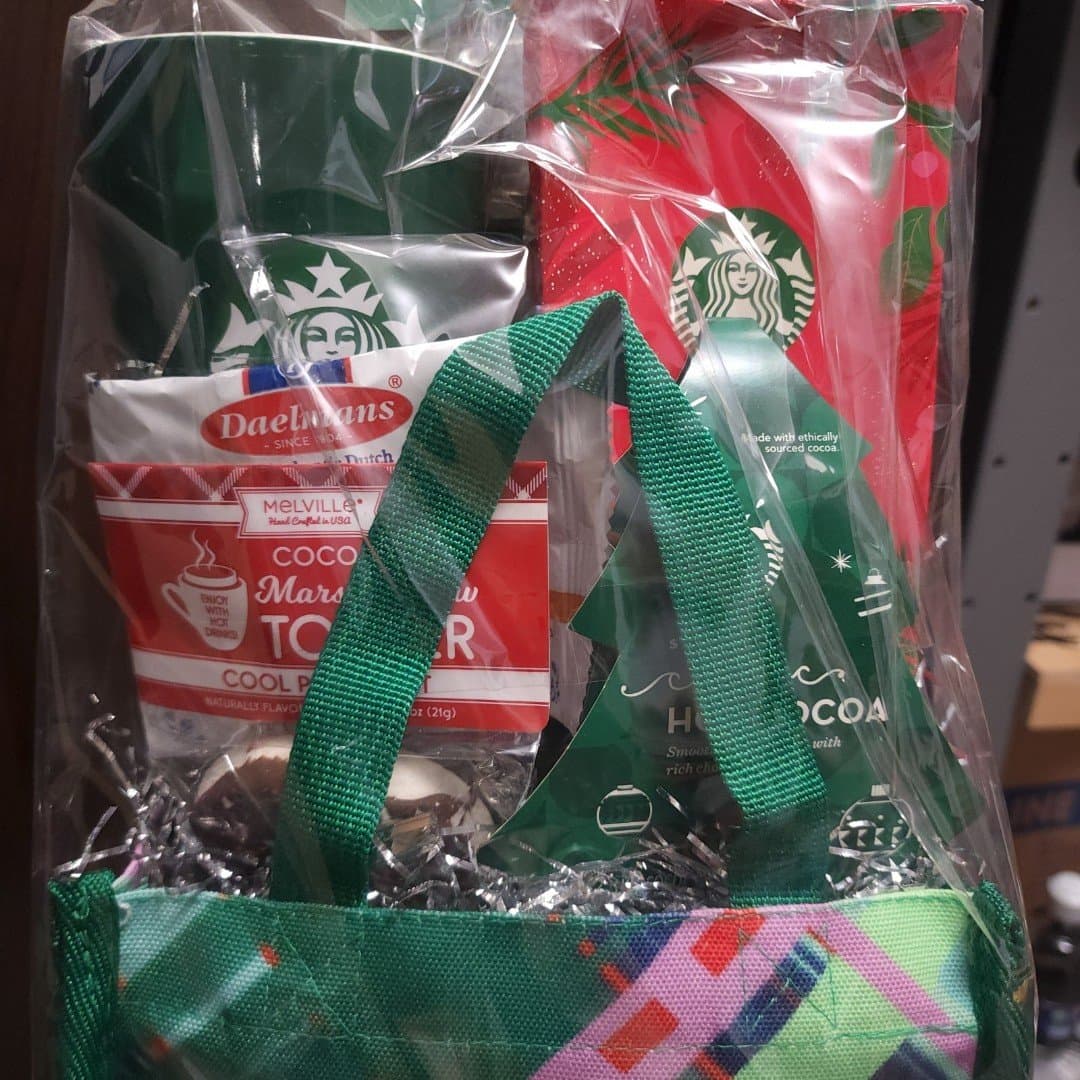 STARBUCKS WINTER WONDERLAND COFFEE & HOT COCOA COFFEE MUG SET/GIFT BASKET - Thumbnail 4