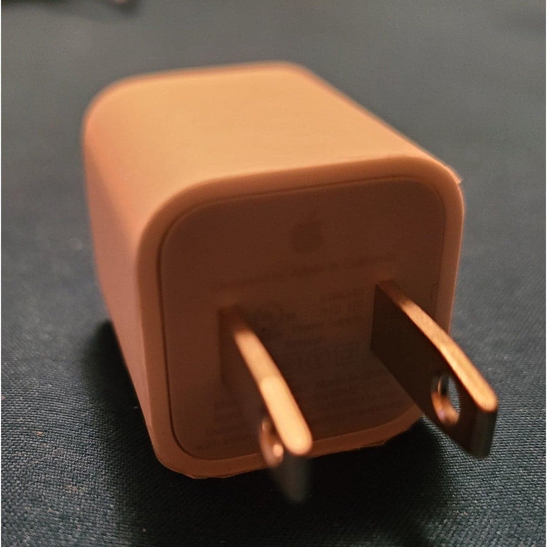 Apple 5W USB Power Adapter (4) - Thumbnail 3