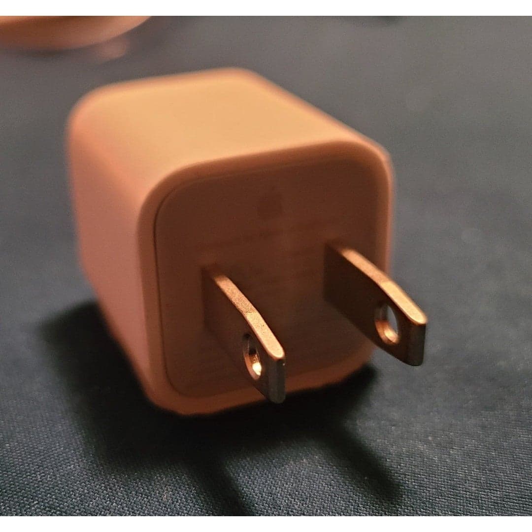 Apple 5W USB Power Adapter (4) - Thumbnail 7