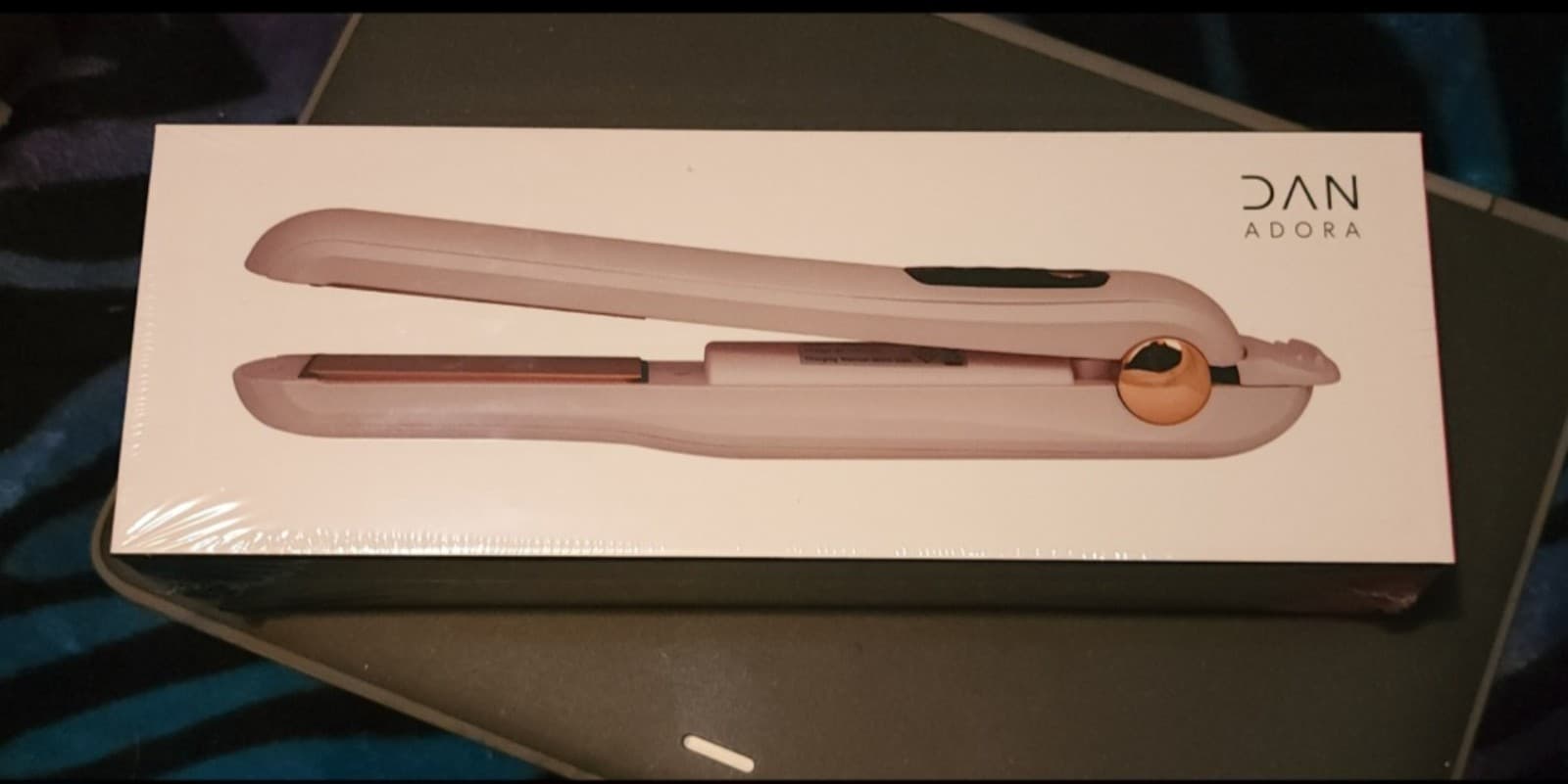 Dan Adora 2-in-1 Cordless Styler & Power Bank in Rose Gold - Thumbnail 6