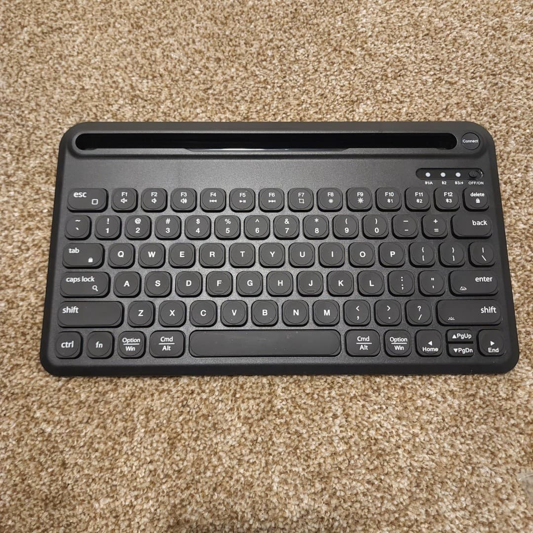 MACALLY SMALL BLUETOOTH KEYBOARD FOR IOS OR ANDROID PHONES & TABLETS IN BLACK - Thumbnail 2