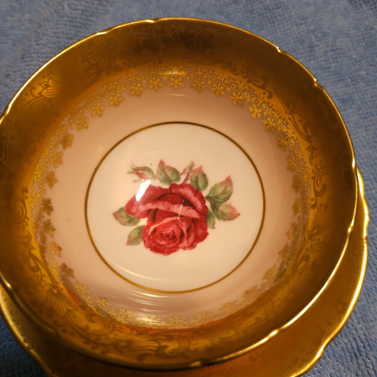 Paragon England Red Rose on Pink Background Golden Tea Cup & Saucer Set - Thumbnail 3