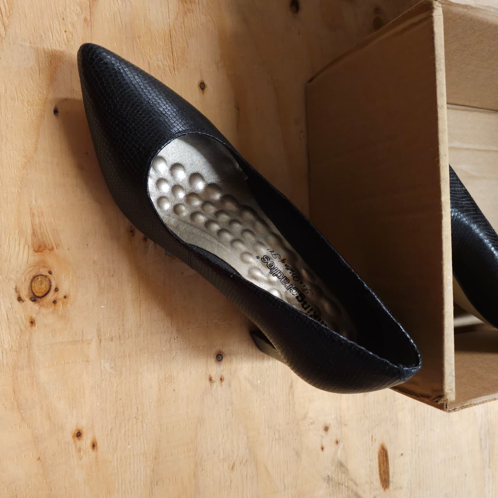 Walking Cradle Samantha Pump Dress Shoes Size 8W Black - Thumbnail 2