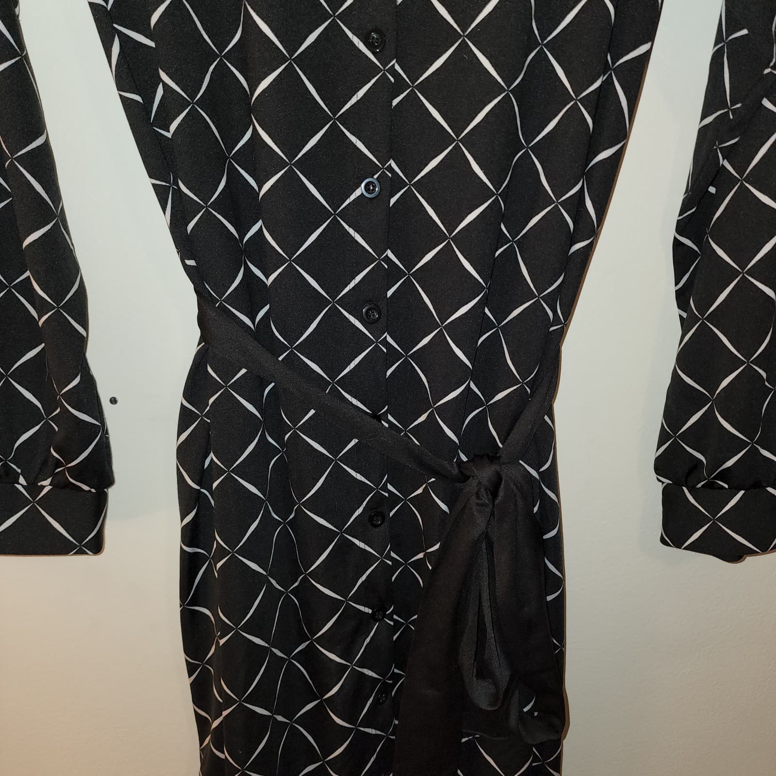 LulaRoe Ellie Classic Dress Shirt with Center Front Buttons - Thumbnail 3