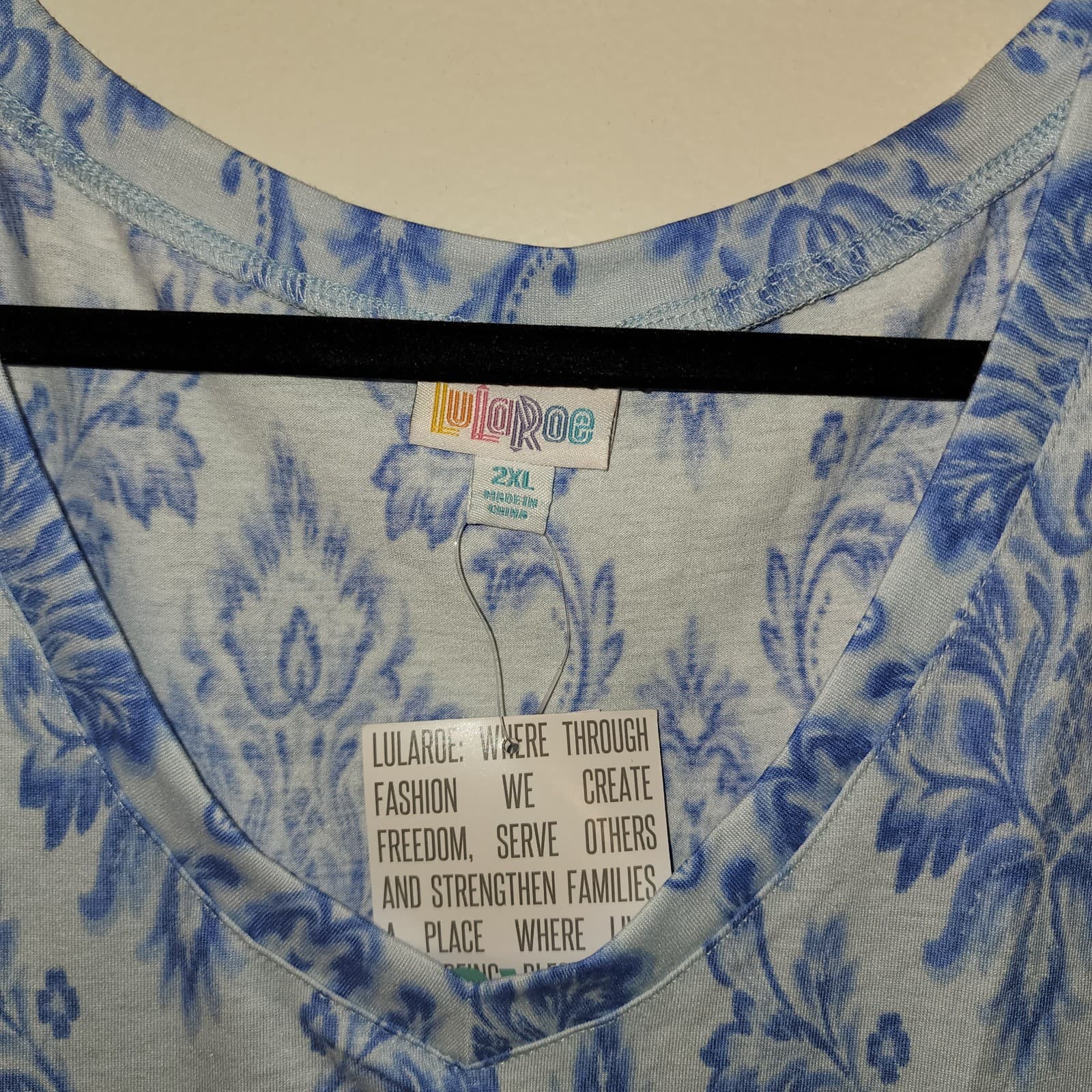 LulaRoe Iris V-Neck Tunic Top with Relaxed Sleeves - Thumbnail 3