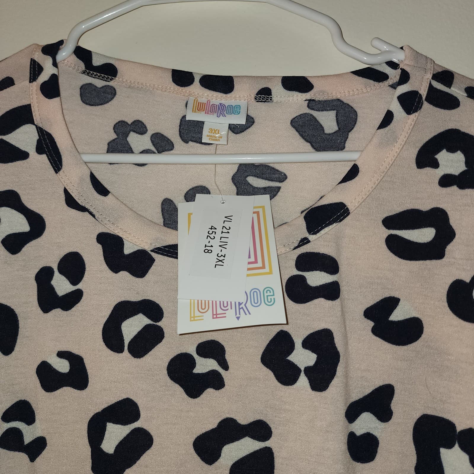 LulaRoe Leopard Print Liv T Tshirt in Size 3XL - Thumbnail 4