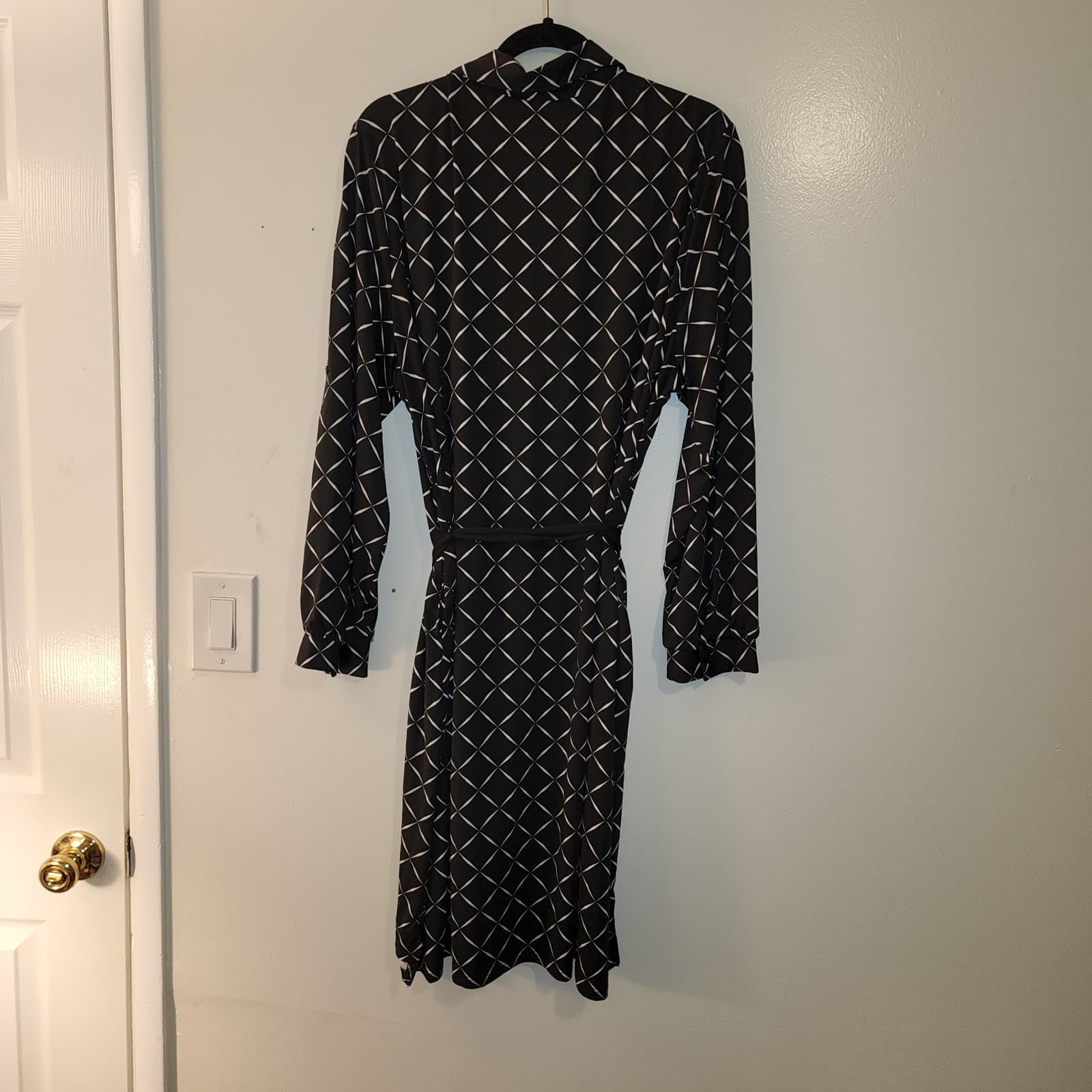 LulaRoe Ellie Classic Dress Shirt with Center Front Buttons - Thumbnail 2
