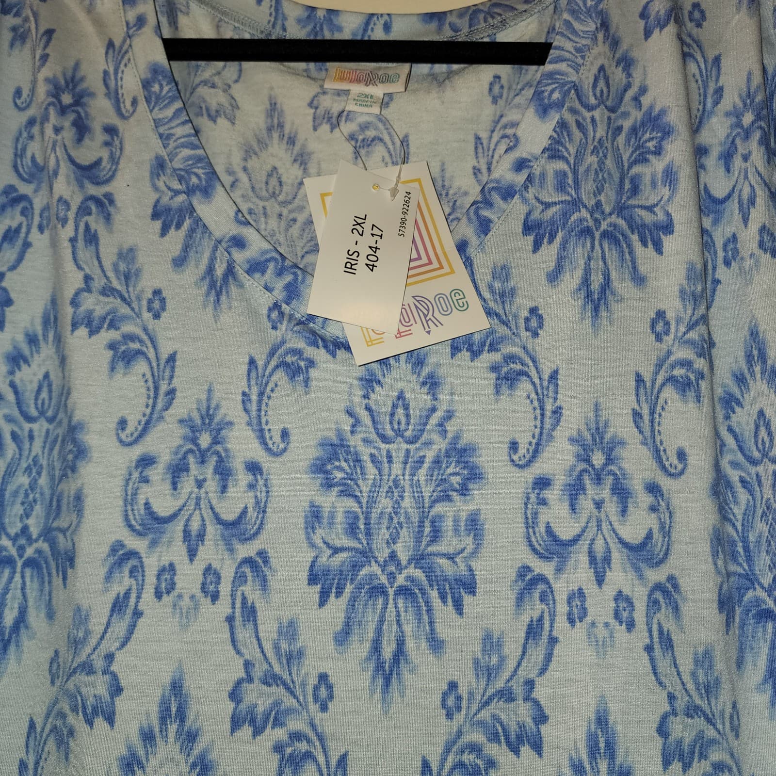LulaRoe Iris V-Neck Tunic Top with Relaxed Sleeves - Thumbnail 4