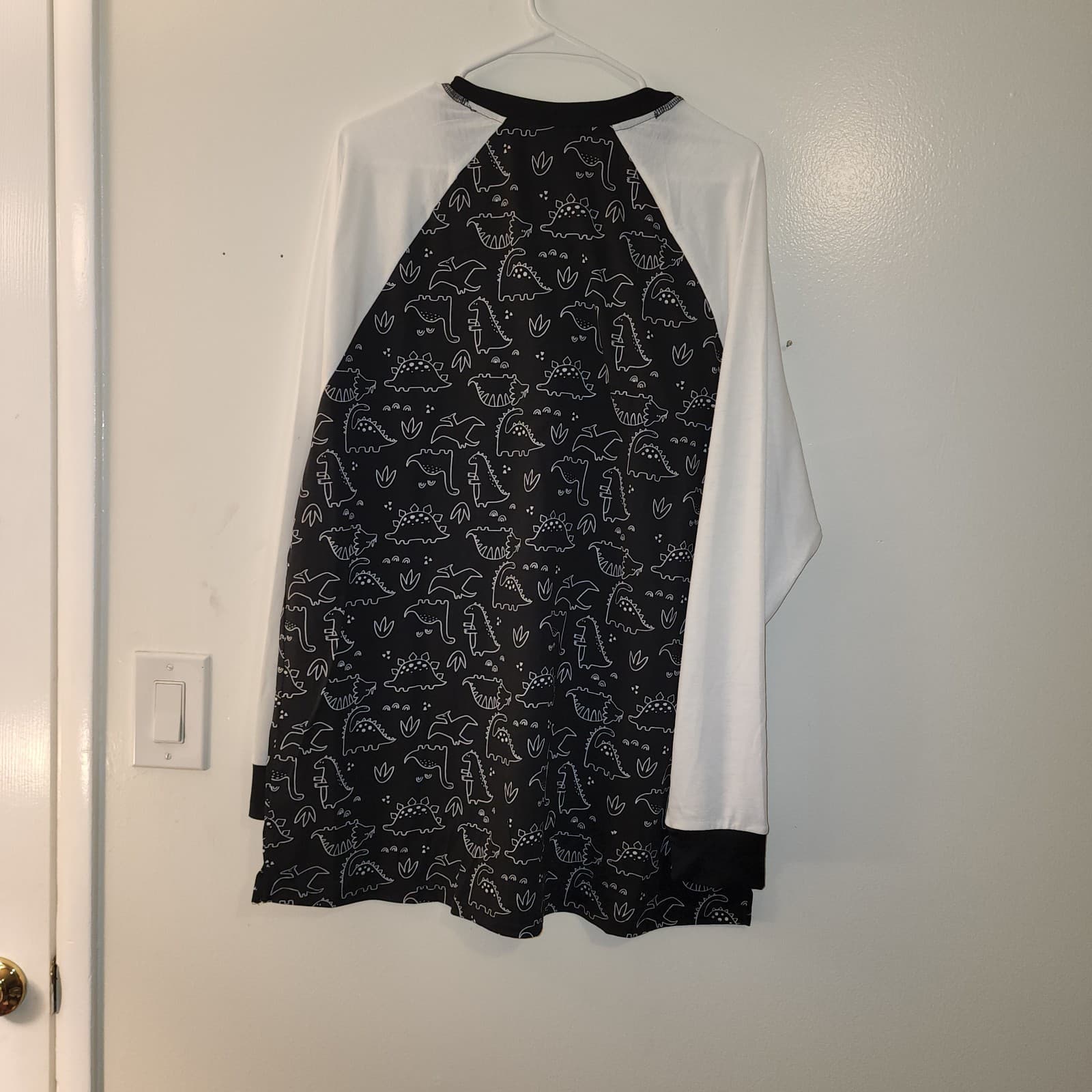 LulaRoe Nark Henley 3 Button Shirt Size 2xl - Thumbnail 3