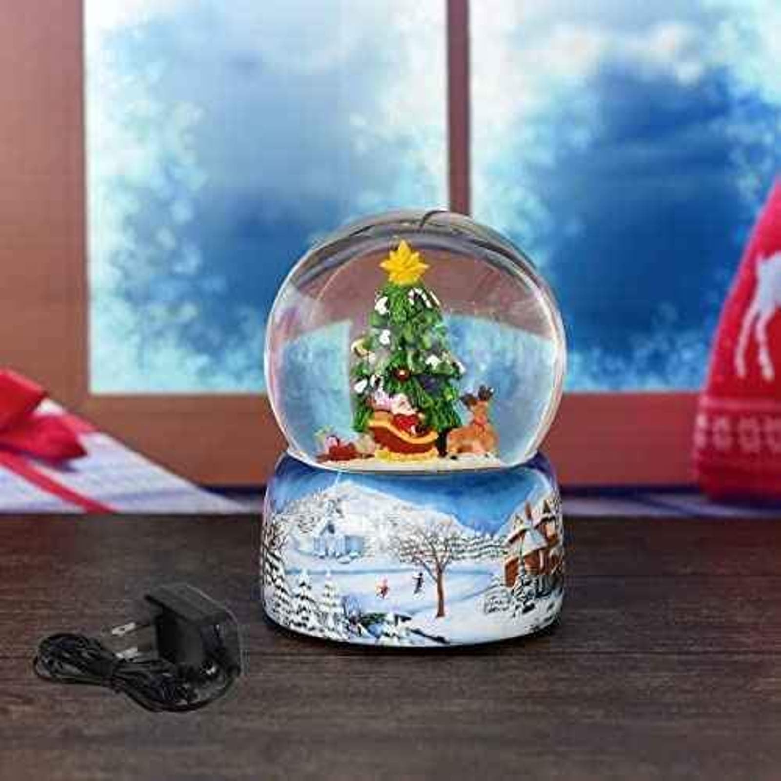Musical Christmas Snow Globe - Thumbnail 6