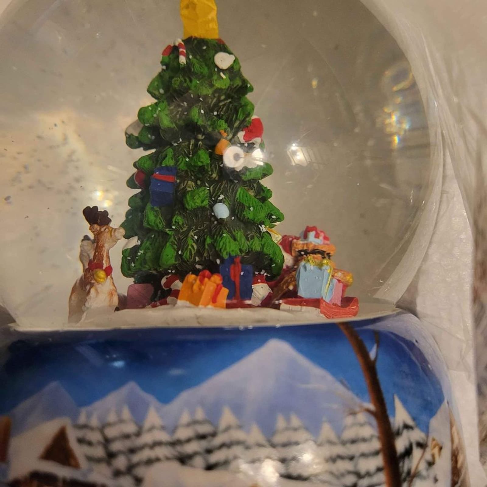 Musical Christmas Snow Globe - Thumbnail 3