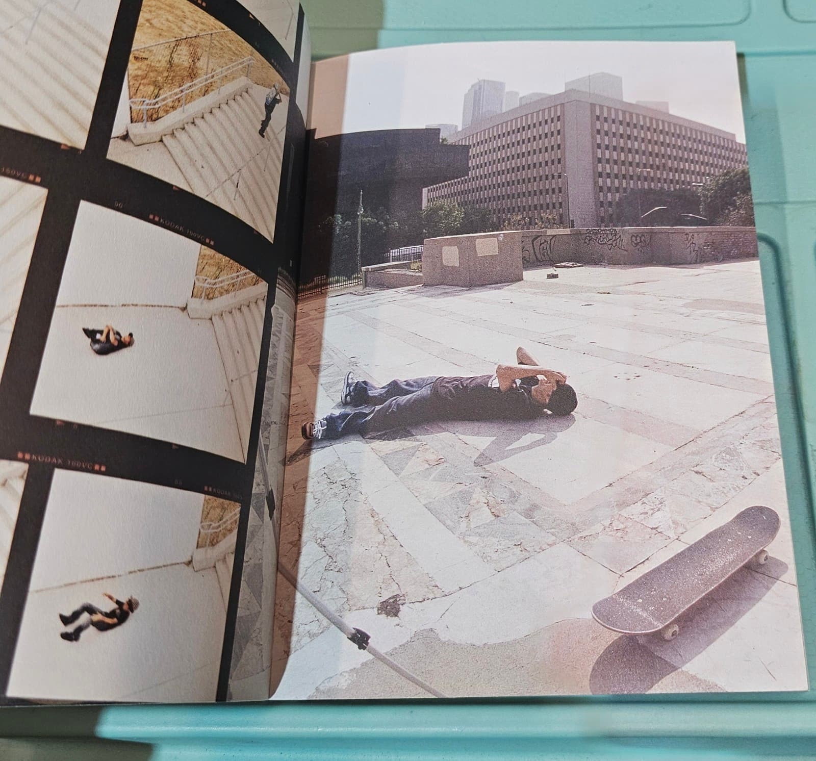 The DC Video Deluxe Edition DVD/Book - Thumbnail 4
