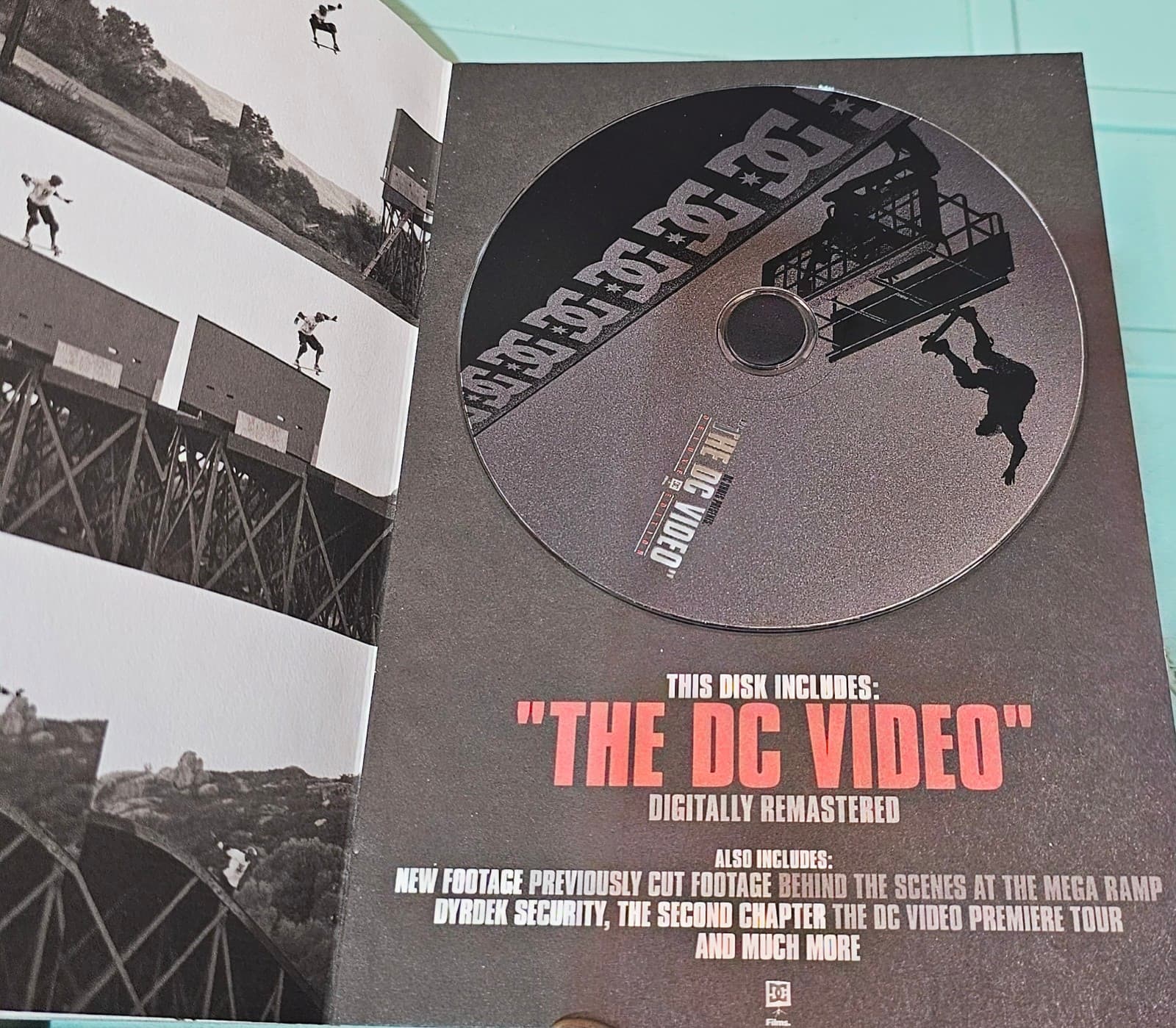 The DC Video Deluxe Edition DVD/Book - Thumbnail 5