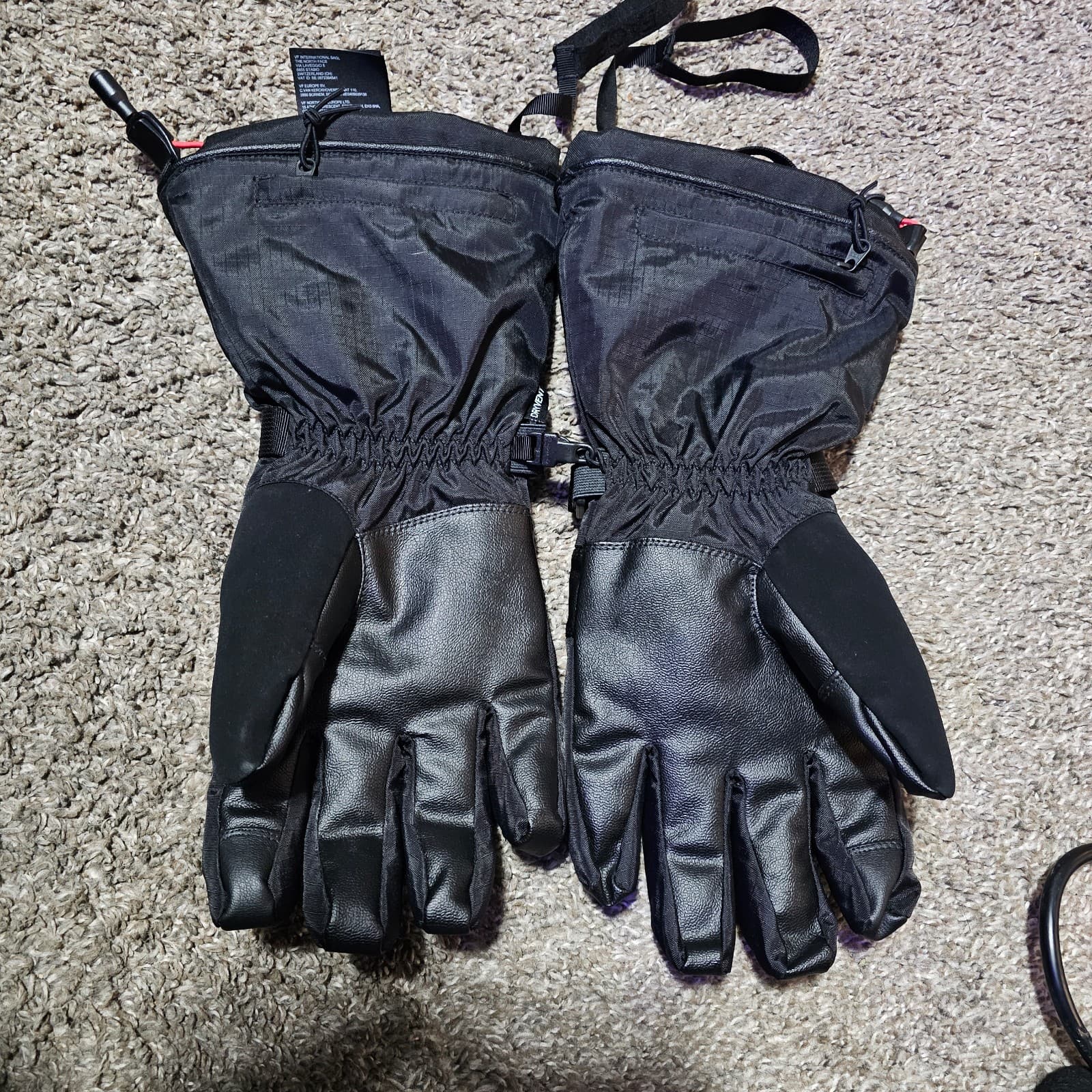 The North Face Heated Montana Inferno Glove - Thumbnail 2