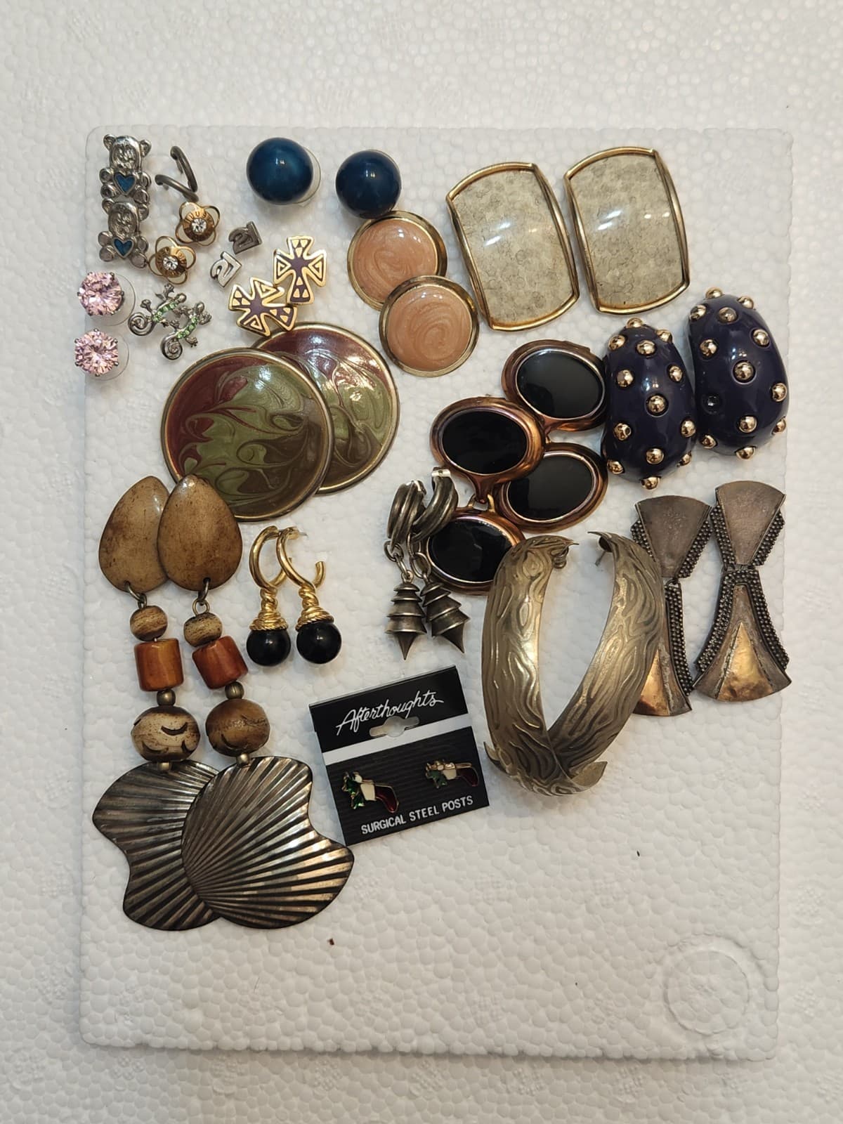 FOR PIERCED EARS-mated Vintage Costume Earrings Lot Bulk Statement Retro 80s 90s