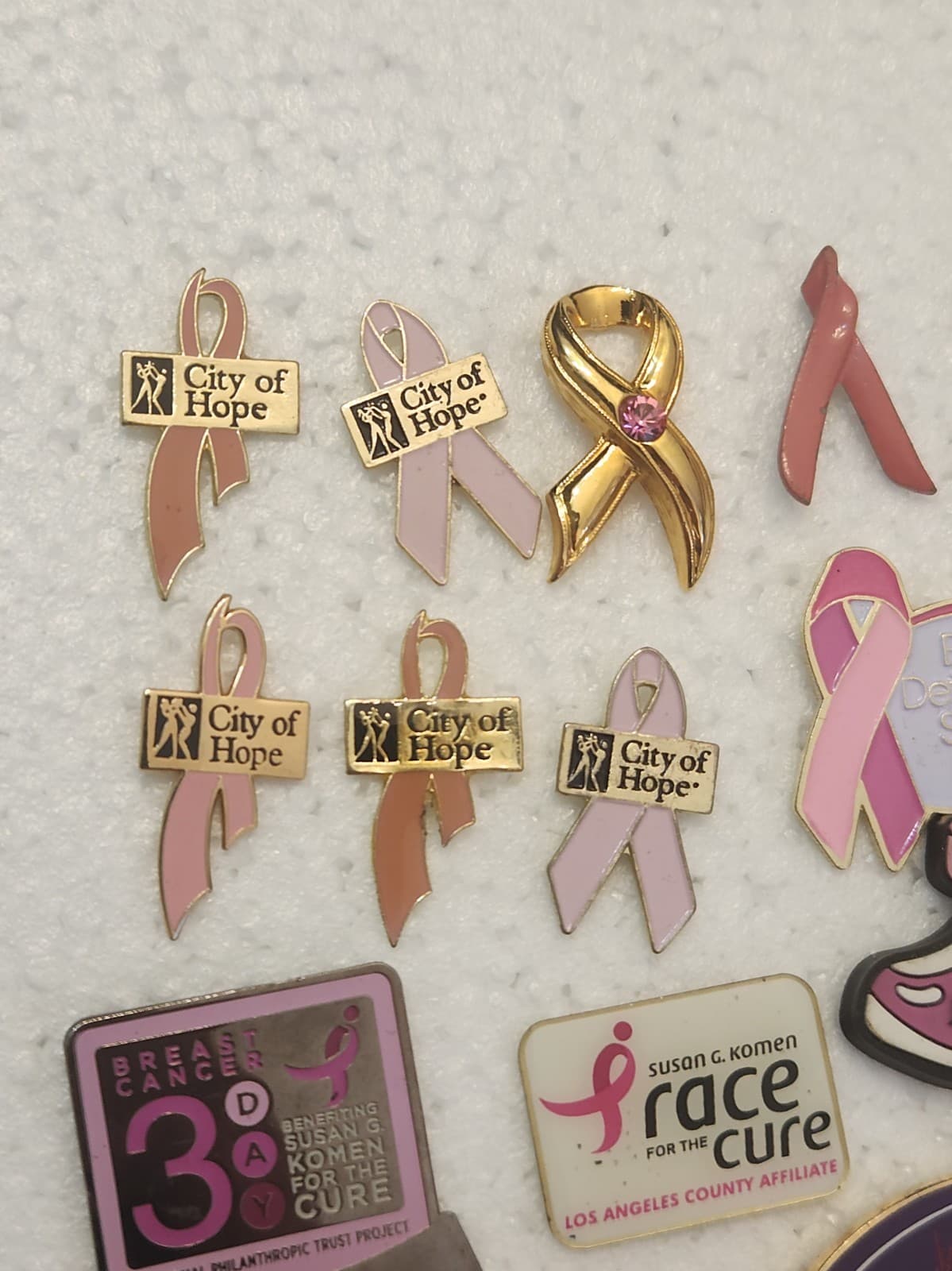 Pink Ribbon Breast Cancer Awareness City of Hope Pink Ribbon Lapel Pins Lot 15 - Thumbnail 2