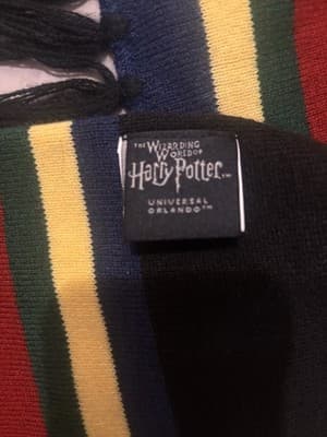 Official Universal Orlando Harry Potter Hogwarts Crest Acrylic Scarf - Thumbnail 4