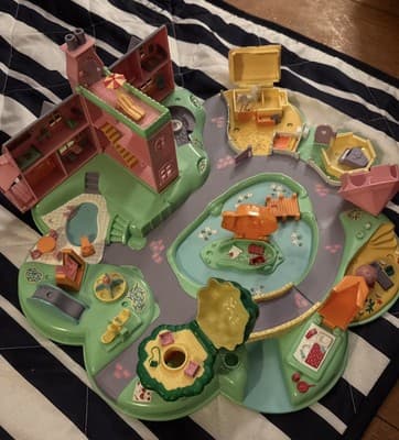 Vintage Polly Pocket Dream World #3 with 4 Dolls and 5 Accessories - Thumbnail 3
