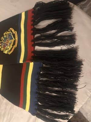 Official Universal Orlando Harry Potter Hogwarts Crest Acrylic Scarf - Thumbnail 3