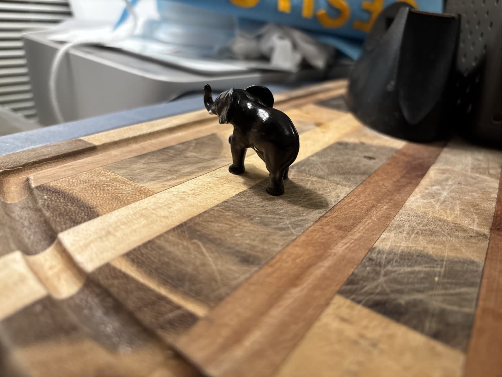 Retired Hagen Renaker Baby Elephant - Thumbnail 4