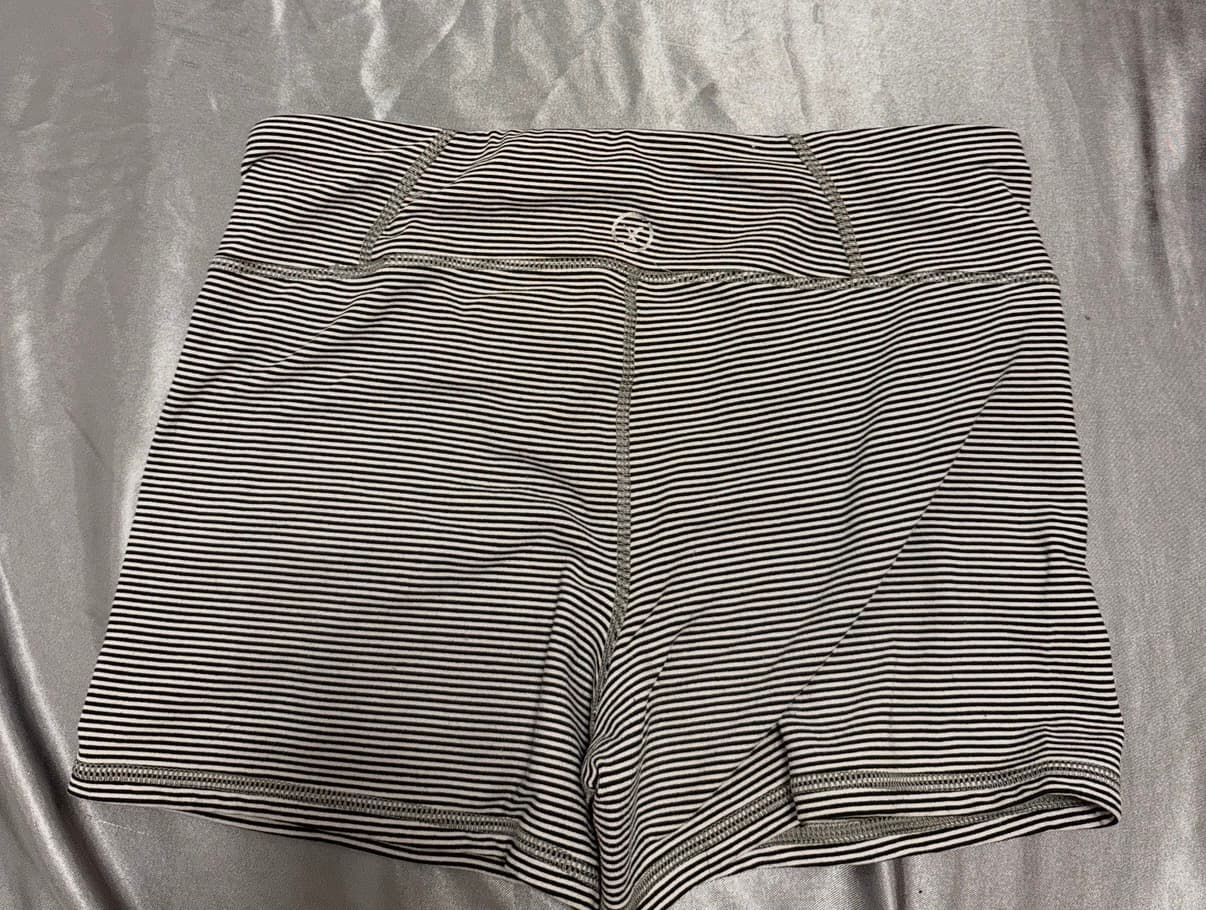 AEO Striped High-Waisted Shorts Size S - Thumbnail 2