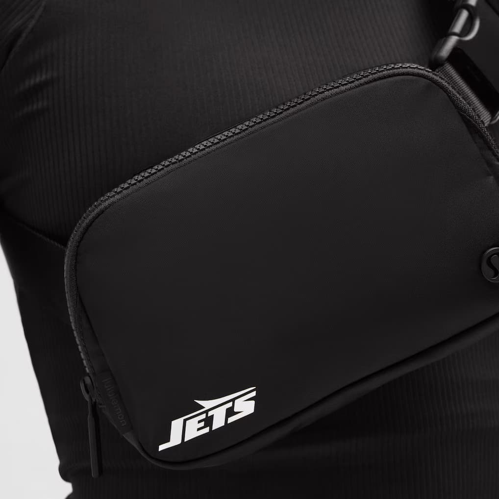 NEW lululemon New York Jets Everywhere Belt Bag - Black | (NWT) - Thumbnail 4