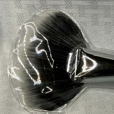 Morphe M495 Elite II Fan Brush Highlight Contour Makeup Brush New In Package!!! - Thumbnail 3
