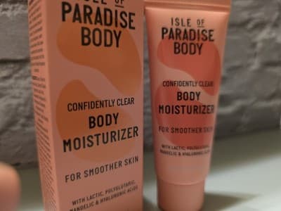 Isle of Paradise Confidently Clear Body Moisturizer Travel Size .67 FL OZ 🍑 - Thumbnail 2