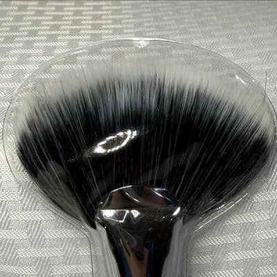 Morphe M495 Elite II Fan Brush Highlight Contour Makeup Brush New In Package!!! - Thumbnail 2