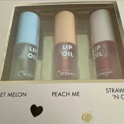 Cherimoya Juicy Lip Oil 3 Pack Hydrating Glossy Lip Treatment NIB NEW Peach New! - Thumbnail 5
