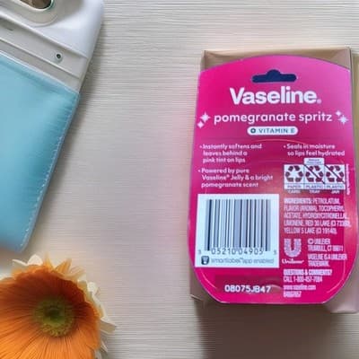 Vaseline Pomegranate Spritz Limited Edition 0.25 oz Lip Therapy Vit E New In Pkg - Thumbnail 5