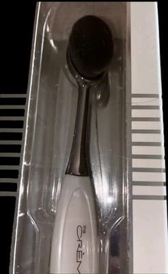The Crème Shop OMG Brush Foundation Powder Oval Makeup Brush NIB NEW In Box! - Thumbnail 3
