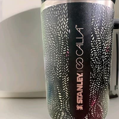 Stanley x CALIA Exclusive Collection FlowState Quencher H2.0 40oz Black Serpent